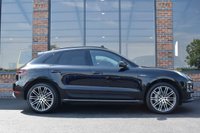 USED 2017 S PORSCHE MACAN 3.0 D S PDK 5d 258 BHP PAN ROOF / REV CAM / BLACK PK