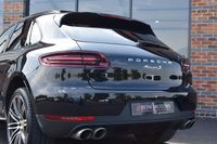 USED 2017 S PORSCHE MACAN 3.0 D S PDK 5d 258 BHP PAN ROOF / REV CAM / BLACK PK