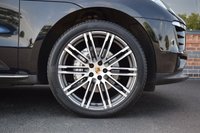 USED 2017 S PORSCHE MACAN 3.0 D S PDK 5d 258 BHP PAN ROOF / REV CAM / BLACK PK