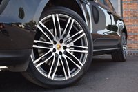 USED 2017 S PORSCHE MACAN 3.0 D S PDK 5d 258 BHP PAN ROOF / REV CAM / BLACK PK