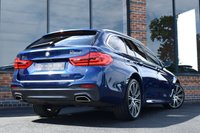 USED 2017 67 BMW 5 SERIES 3.0 530D XDRIVE M SPORT TOURING 5d 261 BHP HUGE SPEC / M SPORT+ / TECH PK