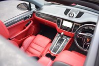 USED 2015 65 PORSCHE MACAN 3.0 D S PDK 5d 258 BHP PAN ROOF / AIR SUS / CARBON