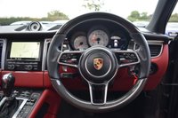 USED 2015 65 PORSCHE MACAN 3.0 D S PDK 5d 258 BHP PAN ROOF / AIR SUS / CARBON