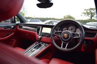 USED 2015 65 PORSCHE MACAN 3.0 D S PDK 5d 258 BHP PAN ROOF / AIR SUS / CARBON