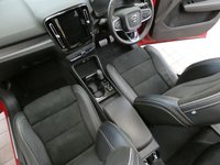 USED 2020 70 VOLVO XC40 1.5 RECHARGE T5 R-DESIGN 5d 258 BHP SAT NAV PANORAMIC SUNROOF 360 CAMERA PARK ASSIST SMARTPHONE INTEGRATION ANDROID APPLE CARPLAY HARMAN KARDON SOUND SYSTEM 1 OWNER SERVICE HISTORY WARRANTY