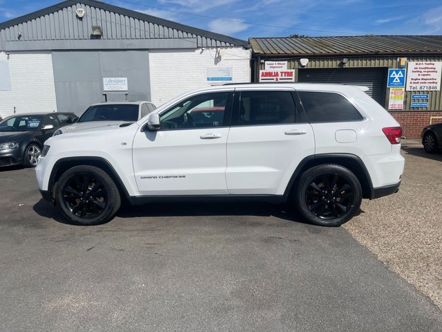 View our JEEP GRAND CHEROKEE