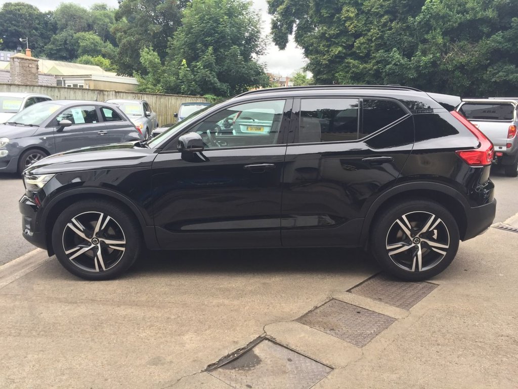 USED 2018 18 VOLVO XC40 2.0 T5 FIRST EDITION AWD 5d 247 BHP FIRST EDITION