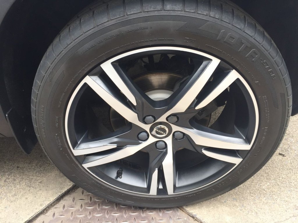 USED 2018 18 VOLVO XC40 2.0 T5 FIRST EDITION AWD 5d 247 BHP FIRST EDITION