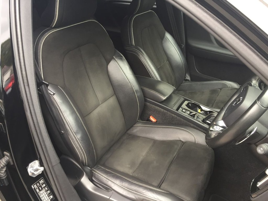 USED 2018 18 VOLVO XC40 2.0 T5 FIRST EDITION AWD 5d 247 BHP FIRST EDITION