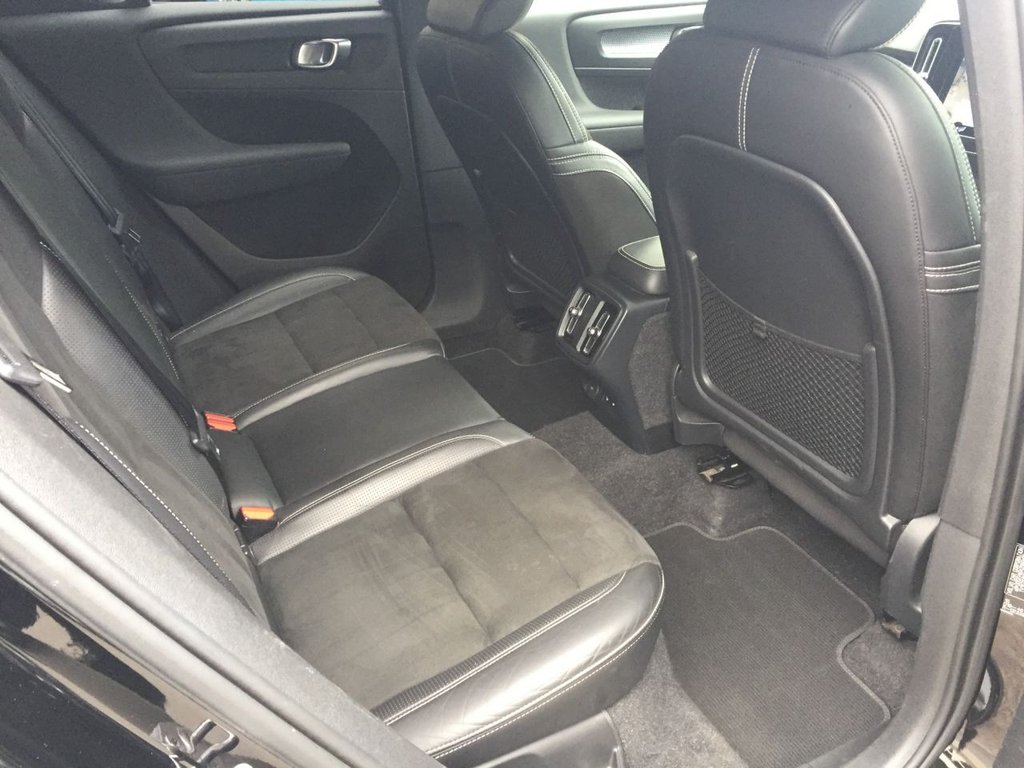 USED 2018 18 VOLVO XC40 2.0 T5 FIRST EDITION AWD 5d 247 BHP FIRST EDITION