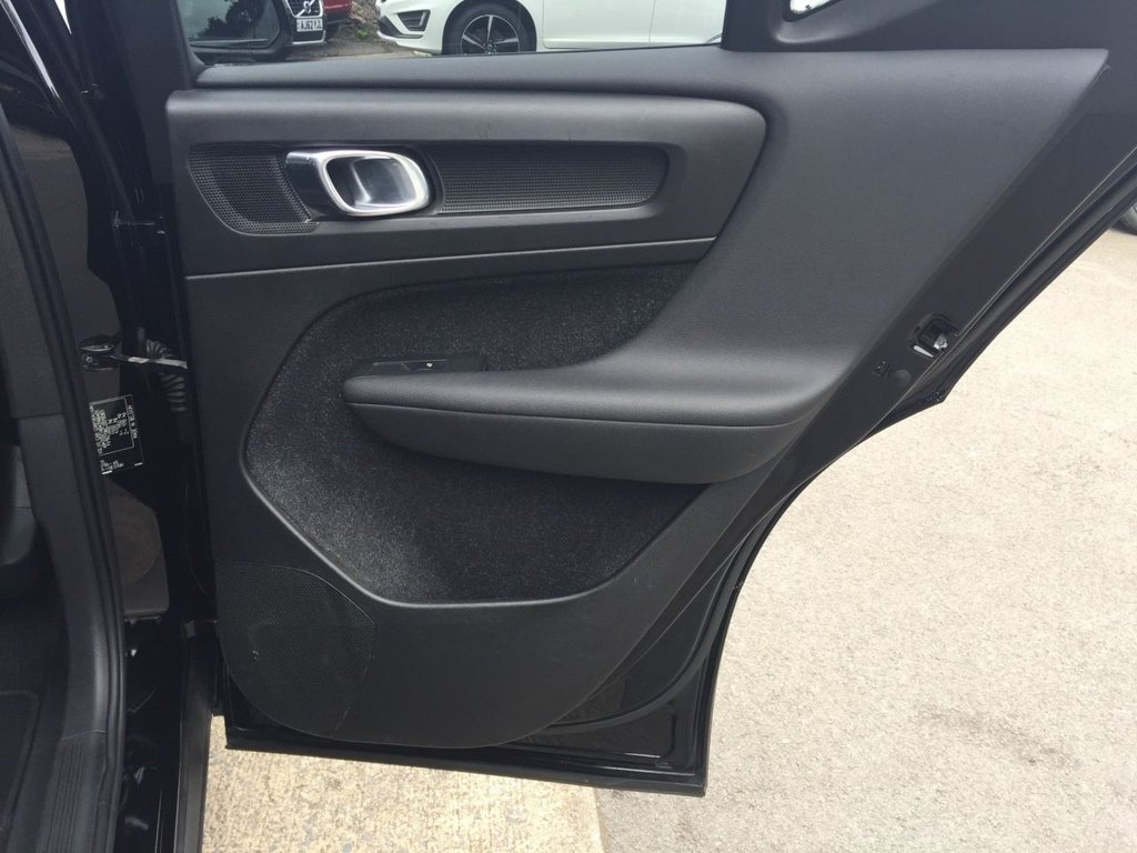 USED 2018 18 VOLVO XC40 2.0 T5 FIRST EDITION AWD 5d 247 BHP FIRST EDITION