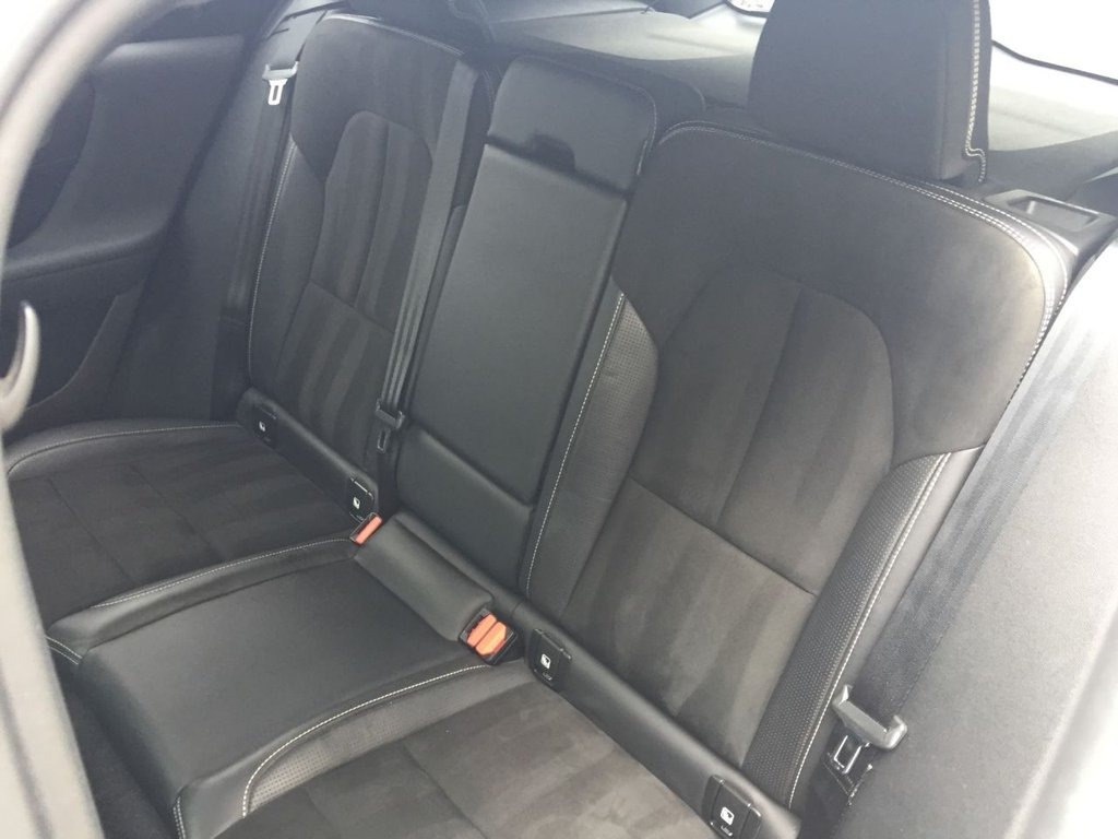 USED 2018 18 VOLVO XC40 2.0 T5 FIRST EDITION AWD 5d 247 BHP FIRST EDITION