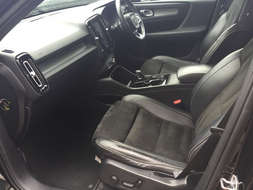 USED 2018 18 VOLVO XC40 2.0 T5 FIRST EDITION AWD 5d 247 BHP FIRST EDITION