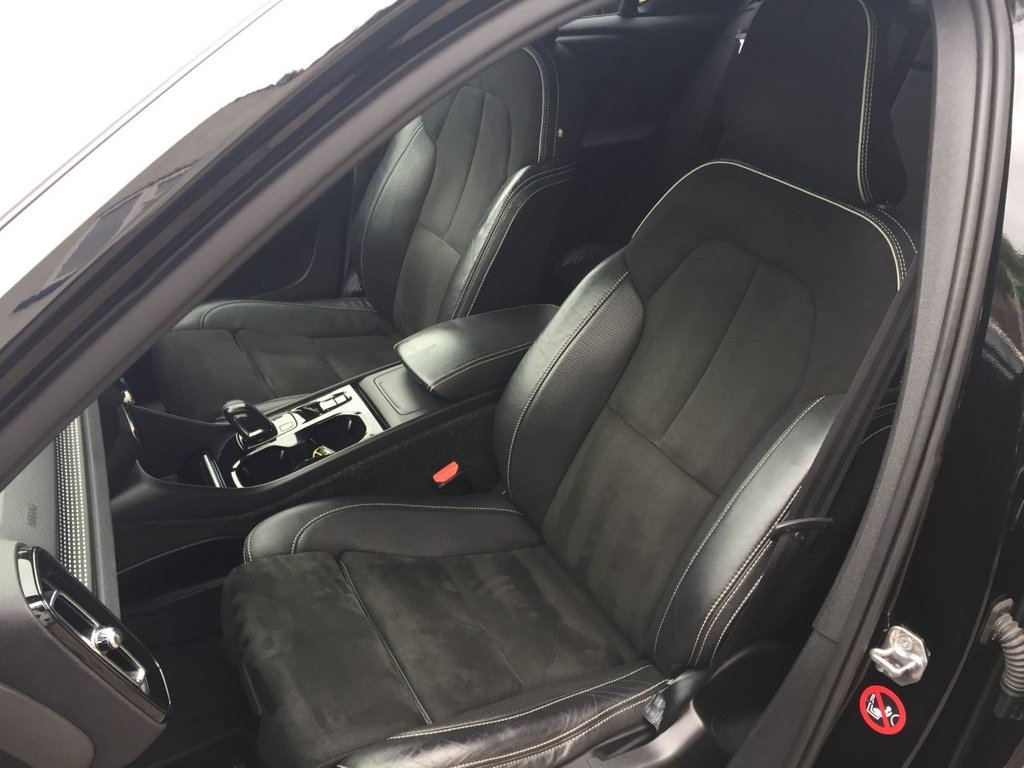 USED 2018 18 VOLVO XC40 2.0 T5 FIRST EDITION AWD 5d 247 BHP FIRST EDITION