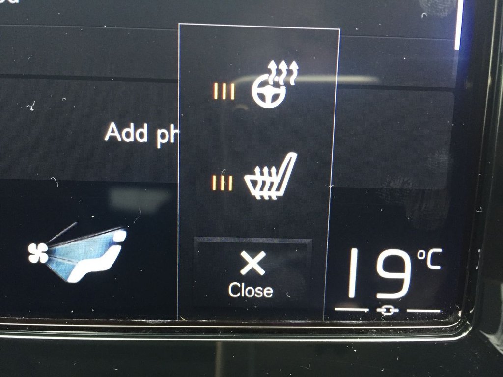 USED 2018 18 VOLVO XC40 2.0 T5 FIRST EDITION AWD 5d 247 BHP FIRST EDITION