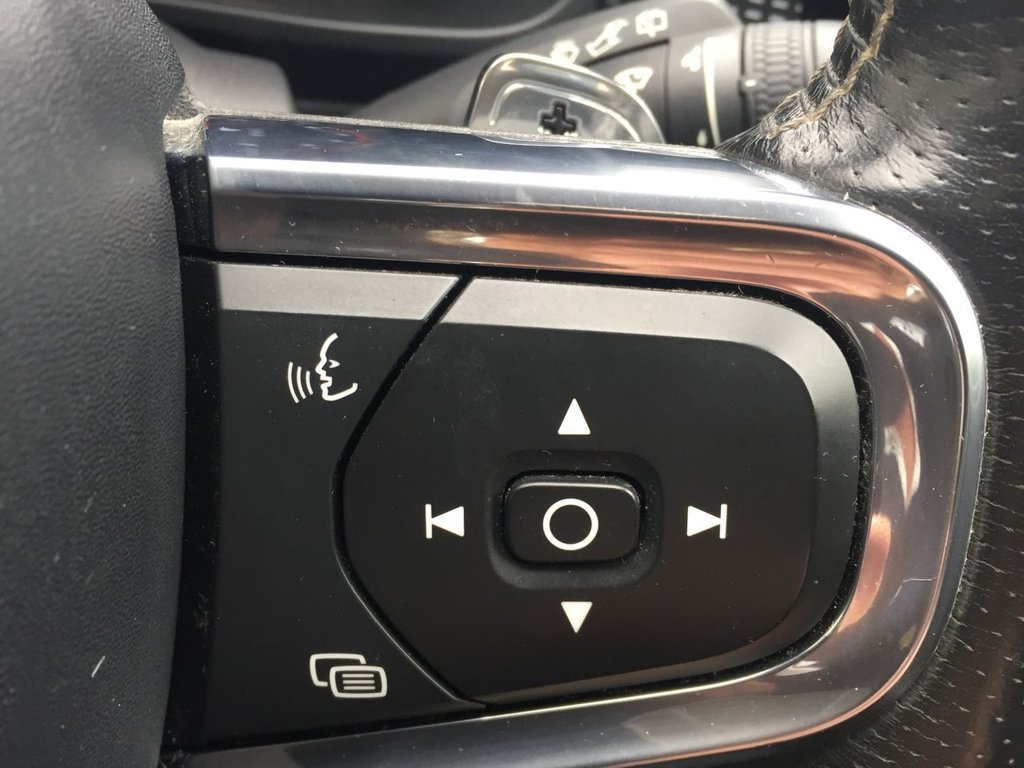 USED 2018 18 VOLVO XC40 2.0 T5 FIRST EDITION AWD 5d 247 BHP FIRST EDITION