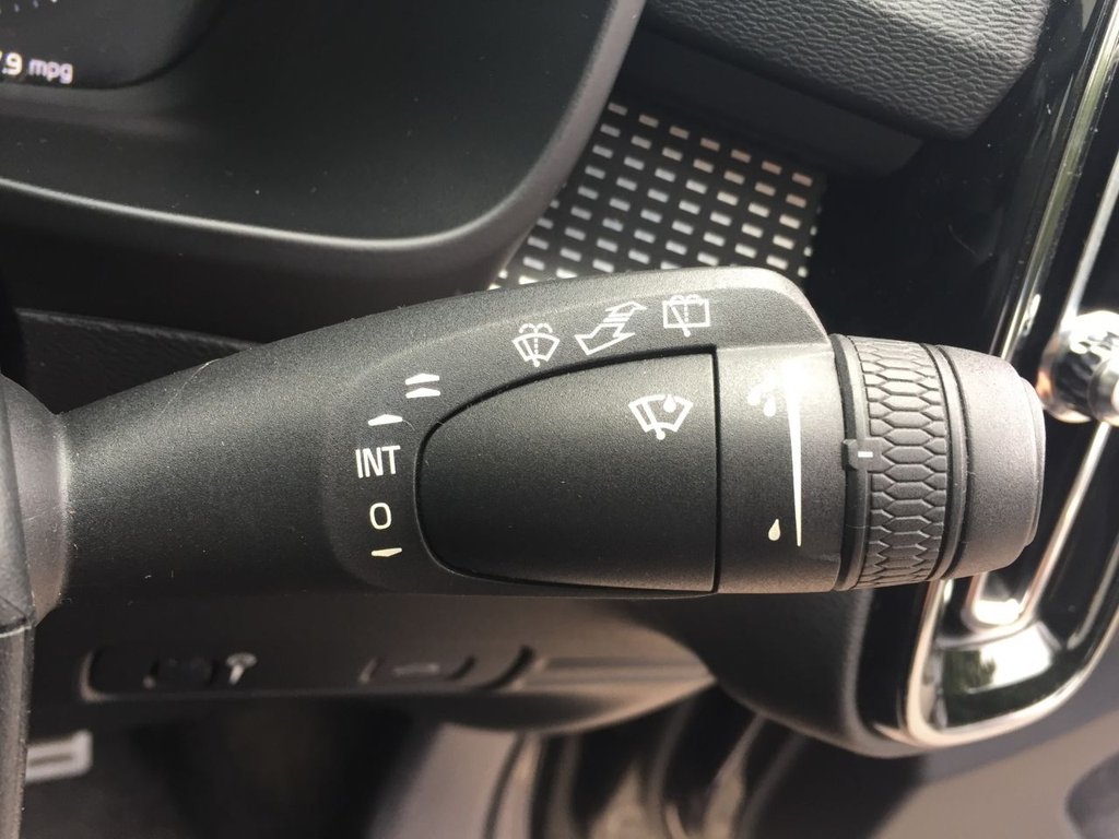 USED 2018 18 VOLVO XC40 2.0 T5 FIRST EDITION AWD 5d 247 BHP FIRST EDITION