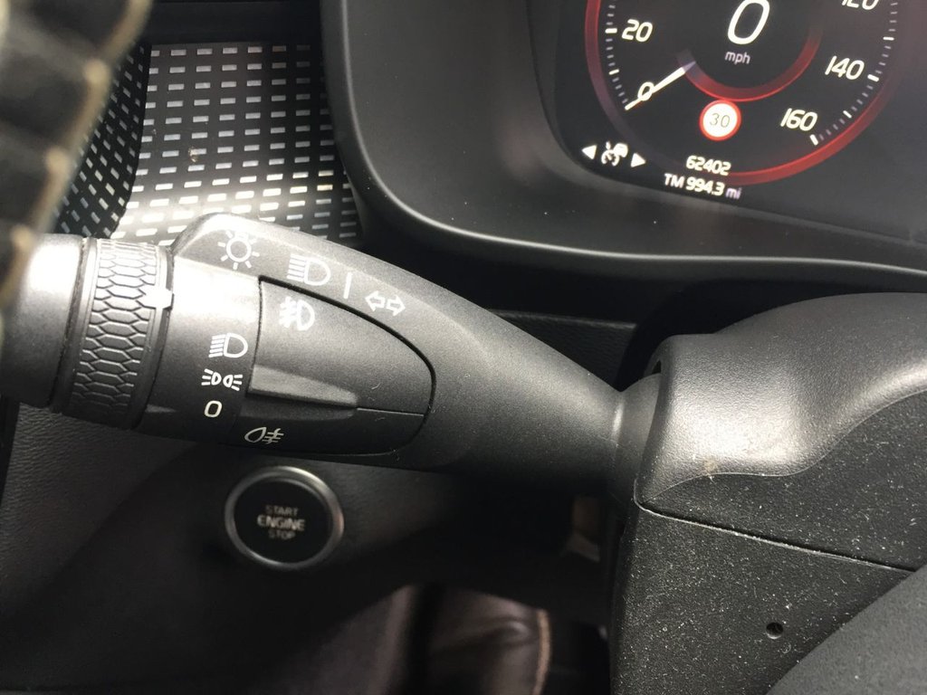 USED 2018 18 VOLVO XC40 2.0 T5 FIRST EDITION AWD 5d 247 BHP FIRST EDITION
