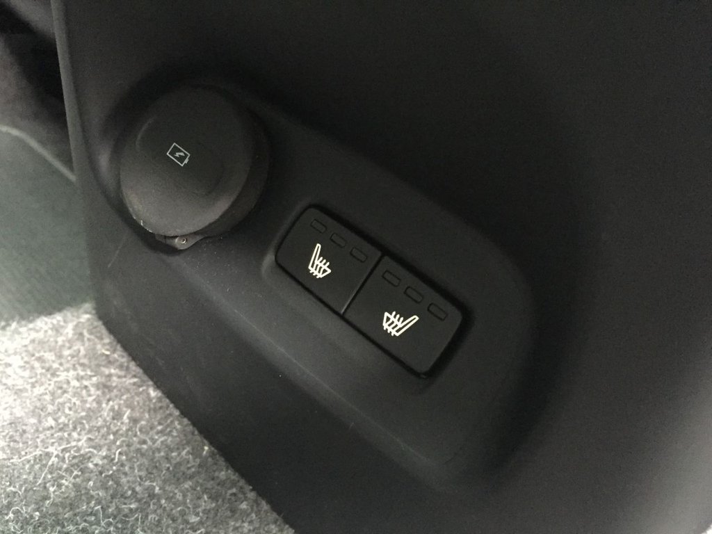 USED 2018 18 VOLVO XC40 2.0 T5 FIRST EDITION AWD 5d 247 BHP FIRST EDITION