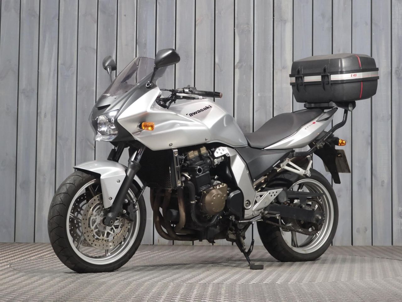 2006 KAWASAKI Z750 SILVER with 5093 miles - Used Motorbikes