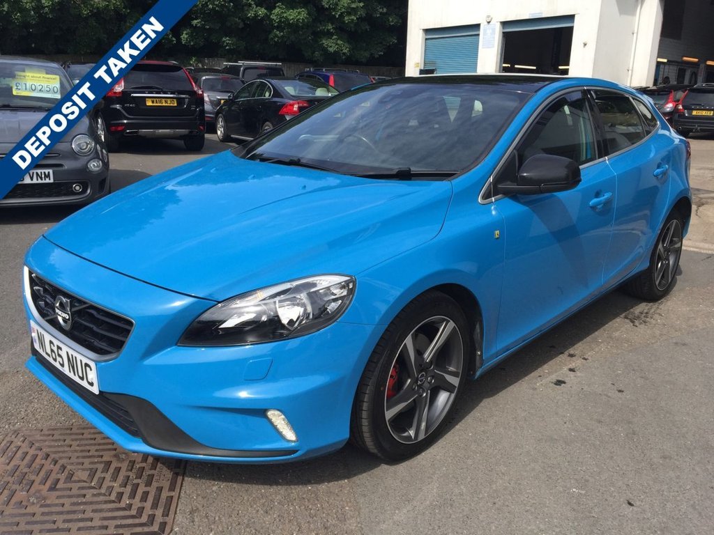 USED 2015 65 VOLVO V40 2.0 T2 R-DESIGN 5d 120 BHP REBEL BLUE R DESIGN V40