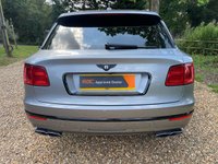 USED 2017 17 BENTLEY BENTAYGA 4.0 V8 D 5d 430 BHP FULL BENTLEY SERVICE HISTORY