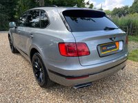 USED 2017 17 BENTLEY BENTAYGA 4.0 V8 D 5d 430 BHP FULL BENTLEY SERVICE HISTORY