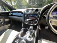 USED 2017 17 BENTLEY BENTAYGA 4.0 V8 D 5d 430 BHP FULL BENTLEY SERVICE HISTORY