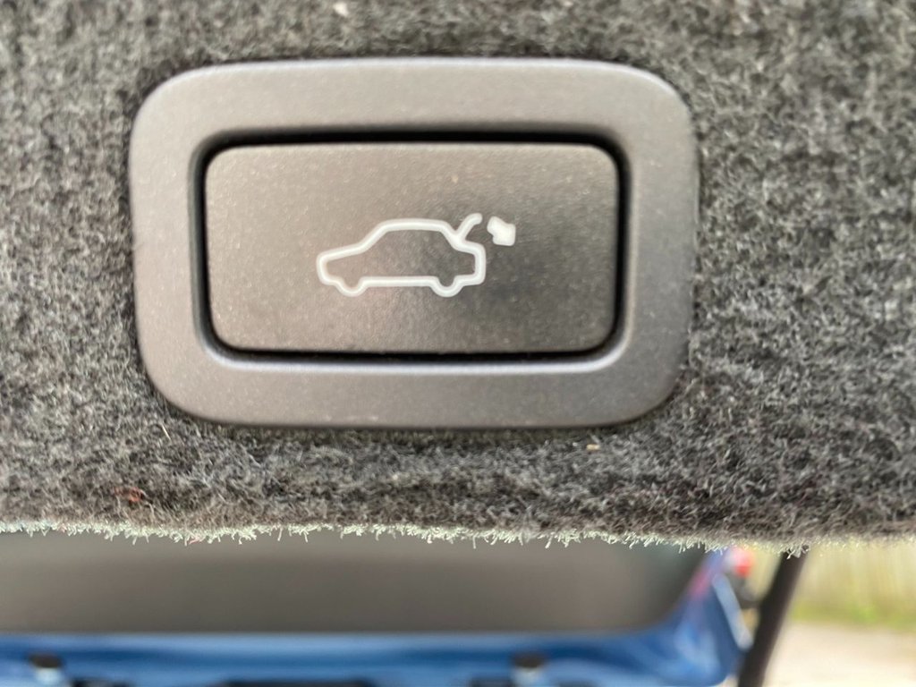USED 2014 64 VOLVO XC60 2.4 D5 R-DESIGN LUX NAV AWD 5d 212 BHP HIGH SPECIFICATION R DESIGN XC60