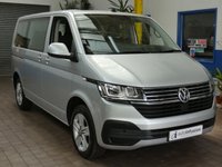 USED 2021 21 VOLKSWAGEN TRANSPORTER SHUTTLE 2.0 SHUTTLE SE TDI 5d 148 BHP 8 SEAT ANDROID APPLE CARPLAY AC CRUISE CONTROL PARKING SENSORS 1 OWNER GENUINE LOW MILES