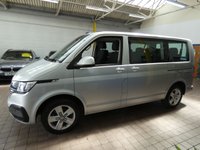 USED 2021 21 VOLKSWAGEN TRANSPORTER SHUTTLE 2.0 SHUTTLE SE TDI 5d 148 BHP 8 SEAT ANDROID APPLE CARPLAY AC CRUISE CONTROL PARKING SENSORS 1 OWNER GENUINE LOW MILES