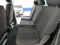 USED 2021 21 VOLKSWAGEN TRANSPORTER SHUTTLE 2.0 SHUTTLE SE TDI 5d 148 BHP 8 SEAT ANDROID APPLE CARPLAY AC CRUISE CONTROL PARKING SENSORS 1 OWNER GENUINE LOW MILES