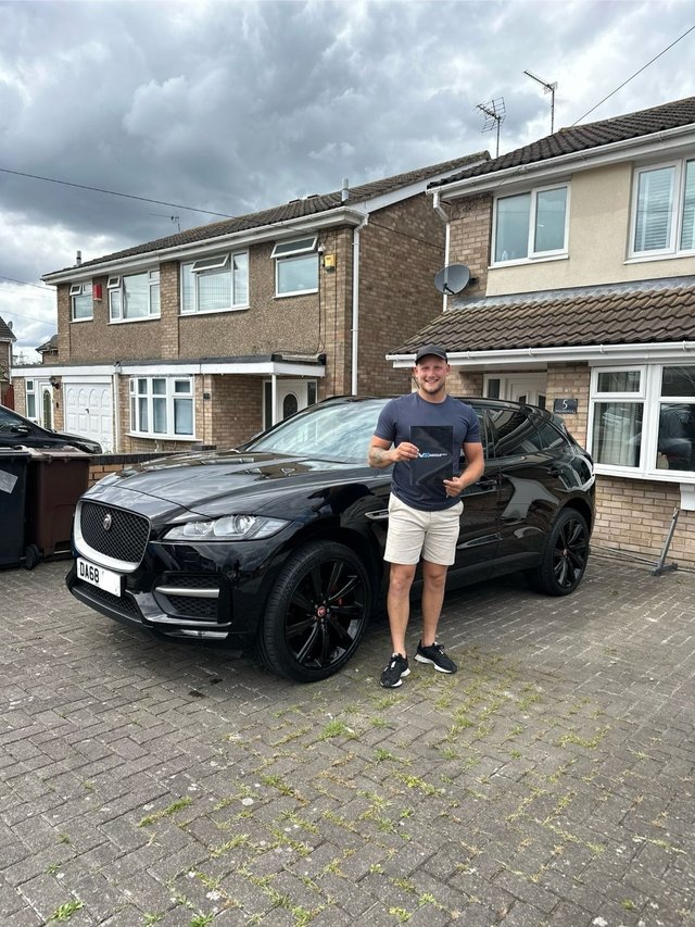 2018 68 Jaguar F-Pace 2.0 R-SPORT AWD 5d 177 BHP