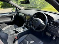 USED 2015 65 VOLKSWAGEN TOUAREG 3.0 V6 R-LINE TDI BLUEMOTION TECHNOLOGY 5d 259 BHP &pound;3800 FACTORY OPTIONS