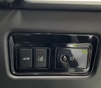 USED 2017 17 JAGUAR XE 2.0 PORTFOLIO 4d 178 BHP 