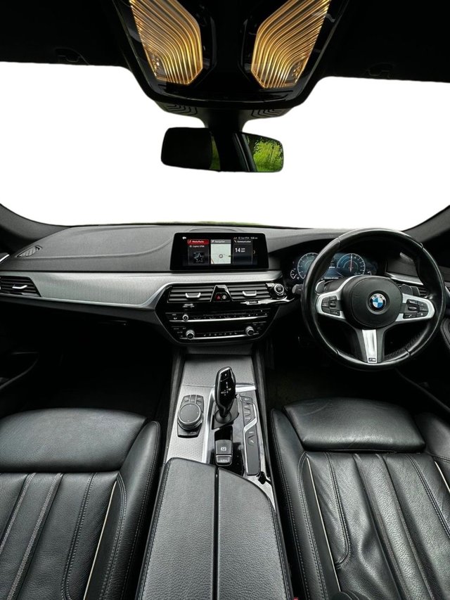 2019 BMW 5 SERIES - Photo 6