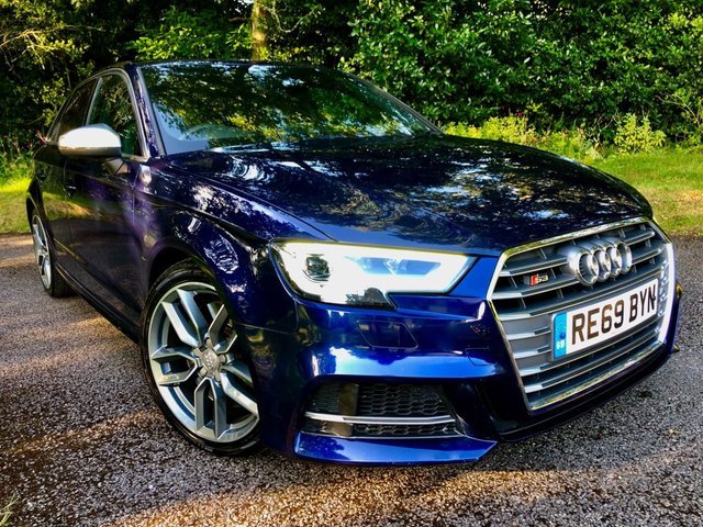 2019 69 Audi A3 2.0 S3 SPORTBACK TFSI QUATTRO 5d AUTO 296 BHP 1 PRIVATE OWNER WITH FULL AUDI GUILDFORD SERVICE HISTORY,\\FULL LEATHER WITH HEATED FRONT SEATS///SAT-NAV//BLUETOOTH\\CRUISE-CONTROL\\APPLE-PLAY 