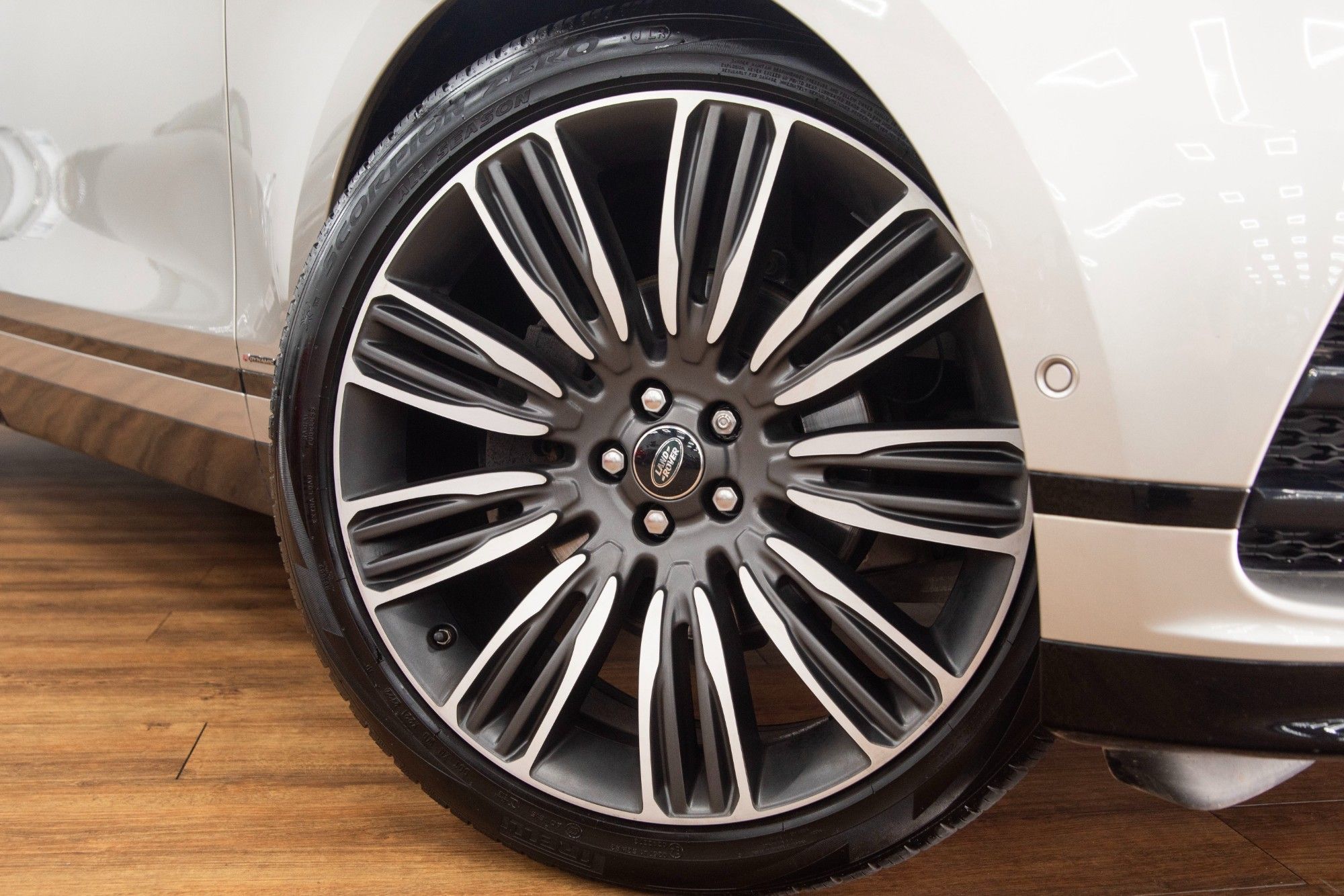 USED 2019 68 LAND ROVER RANGE ROVER VELAR 2.0 R-DYNAMIC HSE  