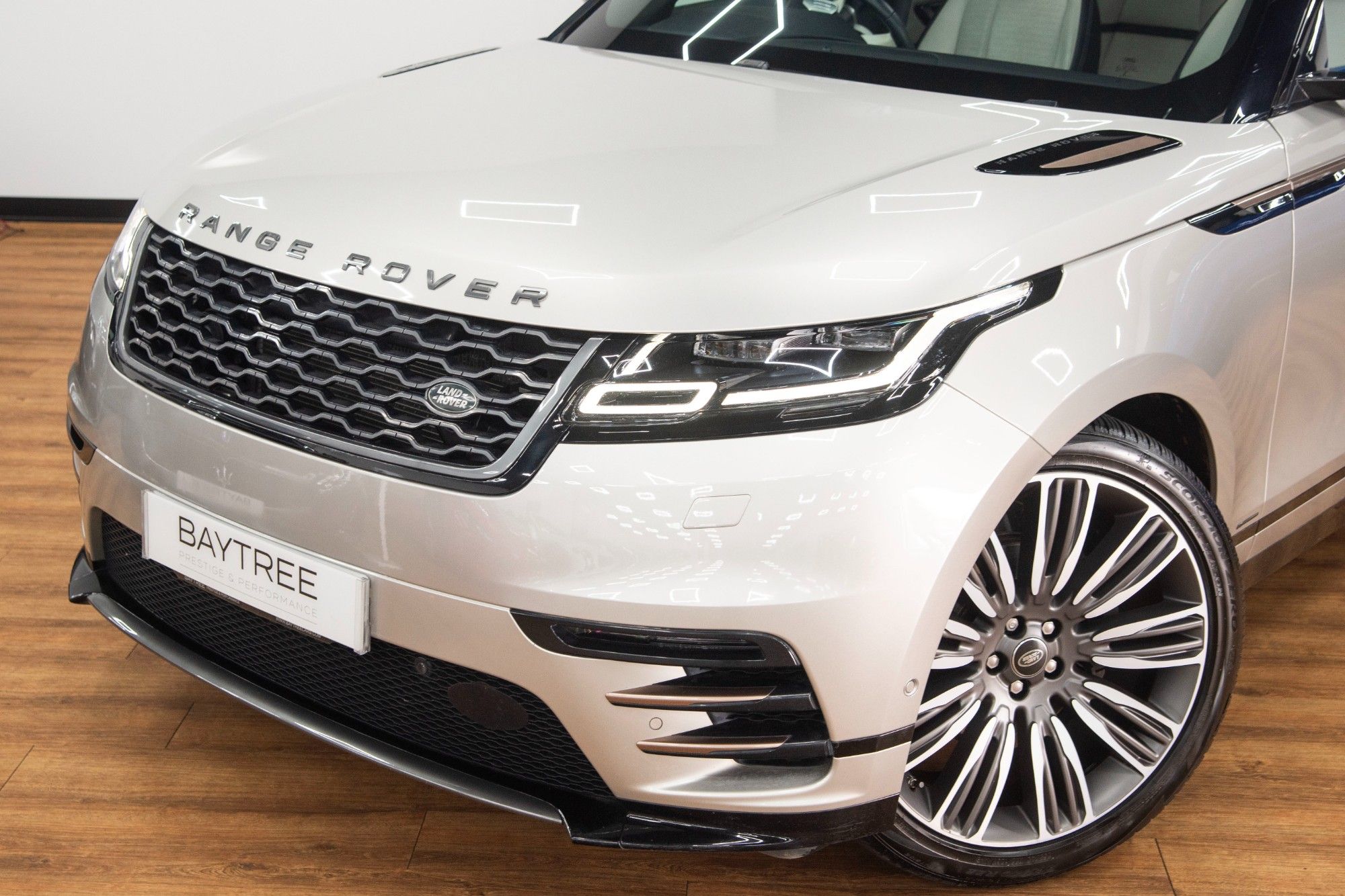 USED 2019 68 LAND ROVER RANGE ROVER VELAR 2.0 R-DYNAMIC HSE  