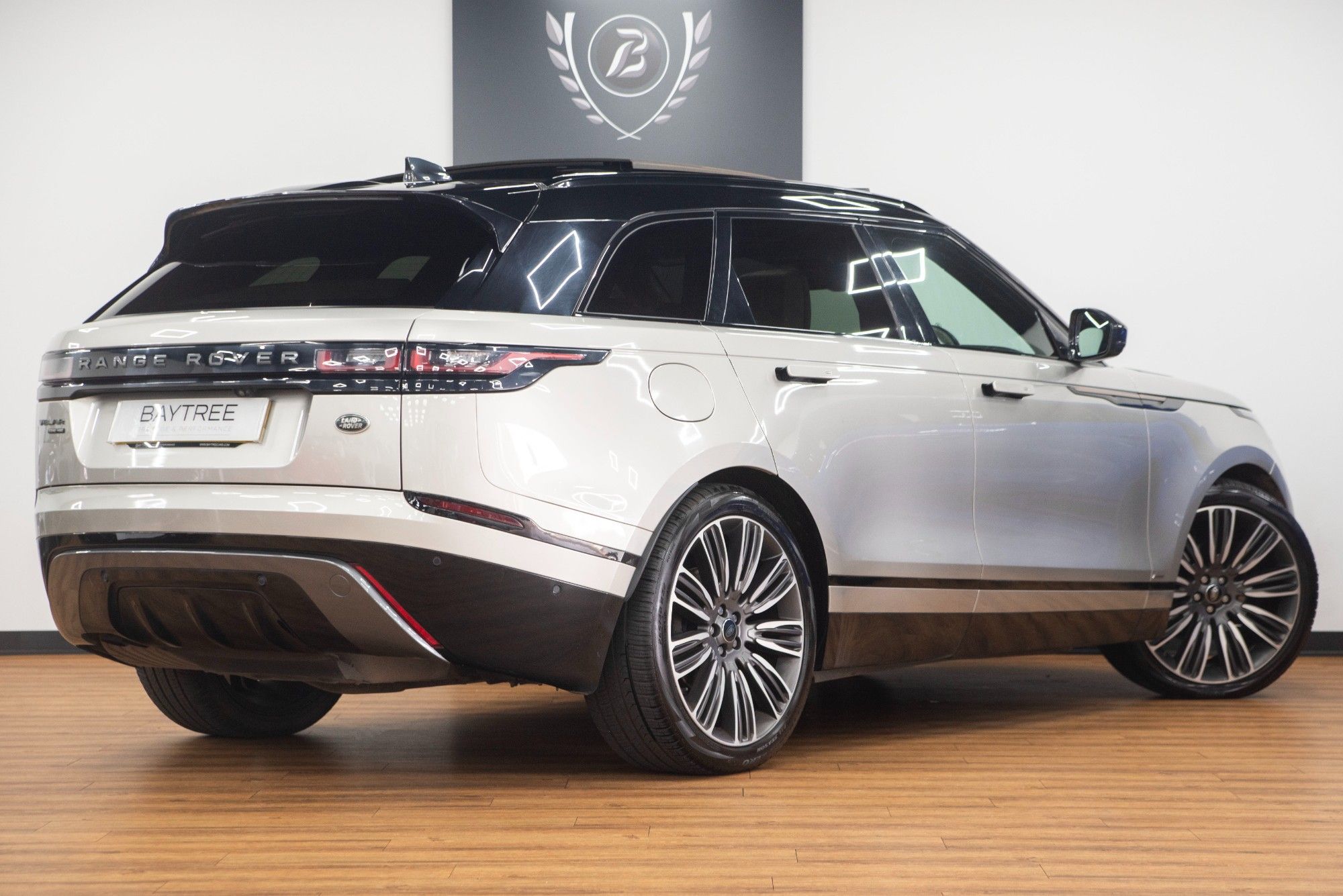 USED 2019 68 LAND ROVER RANGE ROVER VELAR 2.0 R-DYNAMIC HSE  