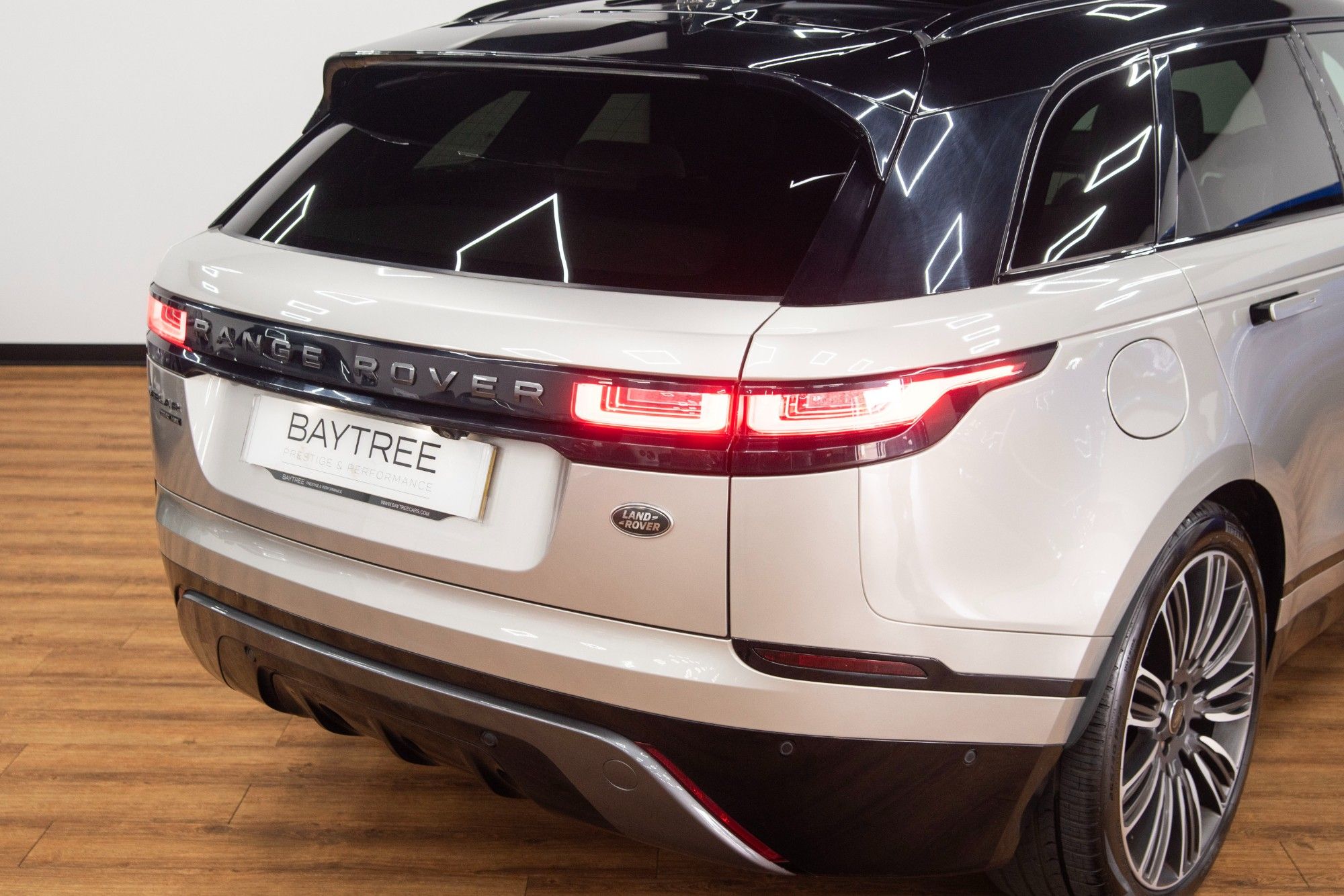 USED 2019 68 LAND ROVER RANGE ROVER VELAR 2.0 R-DYNAMIC HSE  