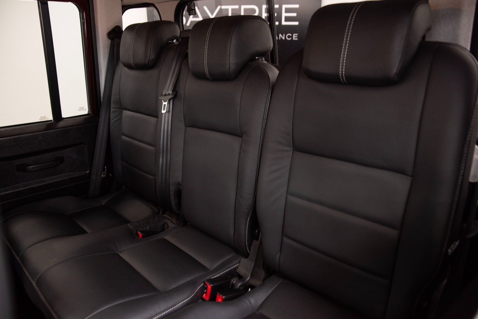 USED 2015 08 LAND ROVER DEFENDER 2.2 TD XS DCB 