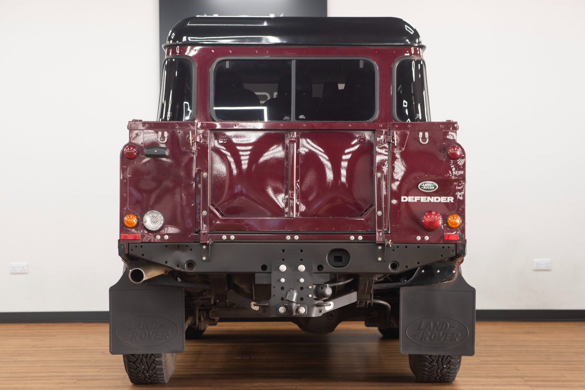 USED 2015 08 LAND ROVER DEFENDER 2.2 TD XS DCB 