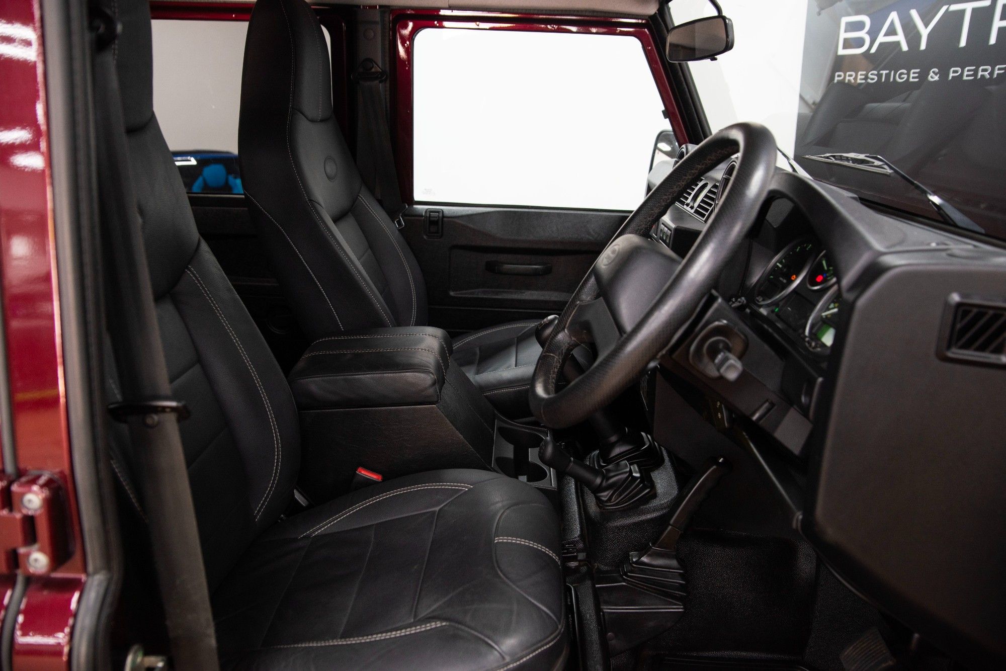 USED 2015 08 LAND ROVER DEFENDER 2.2 TD XS DCB 