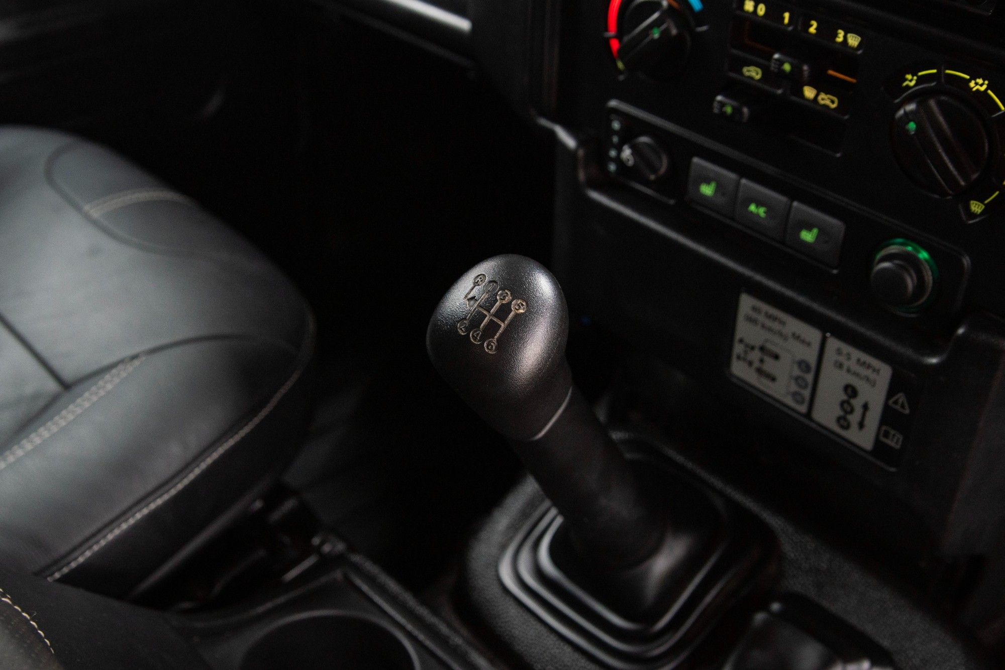 USED 2015 08 LAND ROVER DEFENDER 2.2 TD XS DCB 