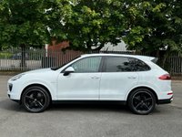 USED 2017 10 PORSCHE CAYENNE 3.0 D V6 PLATINUM EDITION TIPTRONIC S 5d 258 BHP 
