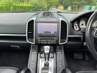 USED 2017 10 PORSCHE CAYENNE 3.0 D V6 PLATINUM EDITION TIPTRONIC S 5d 258 BHP 