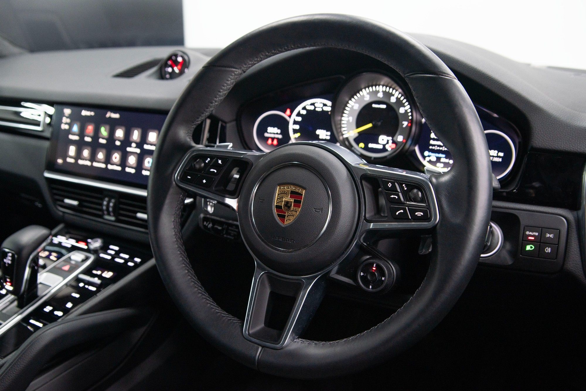 USED 2023 72 PORSCHE CAYENNE 3.0 V6 PLATINUM EDITION PHEV COUPE
