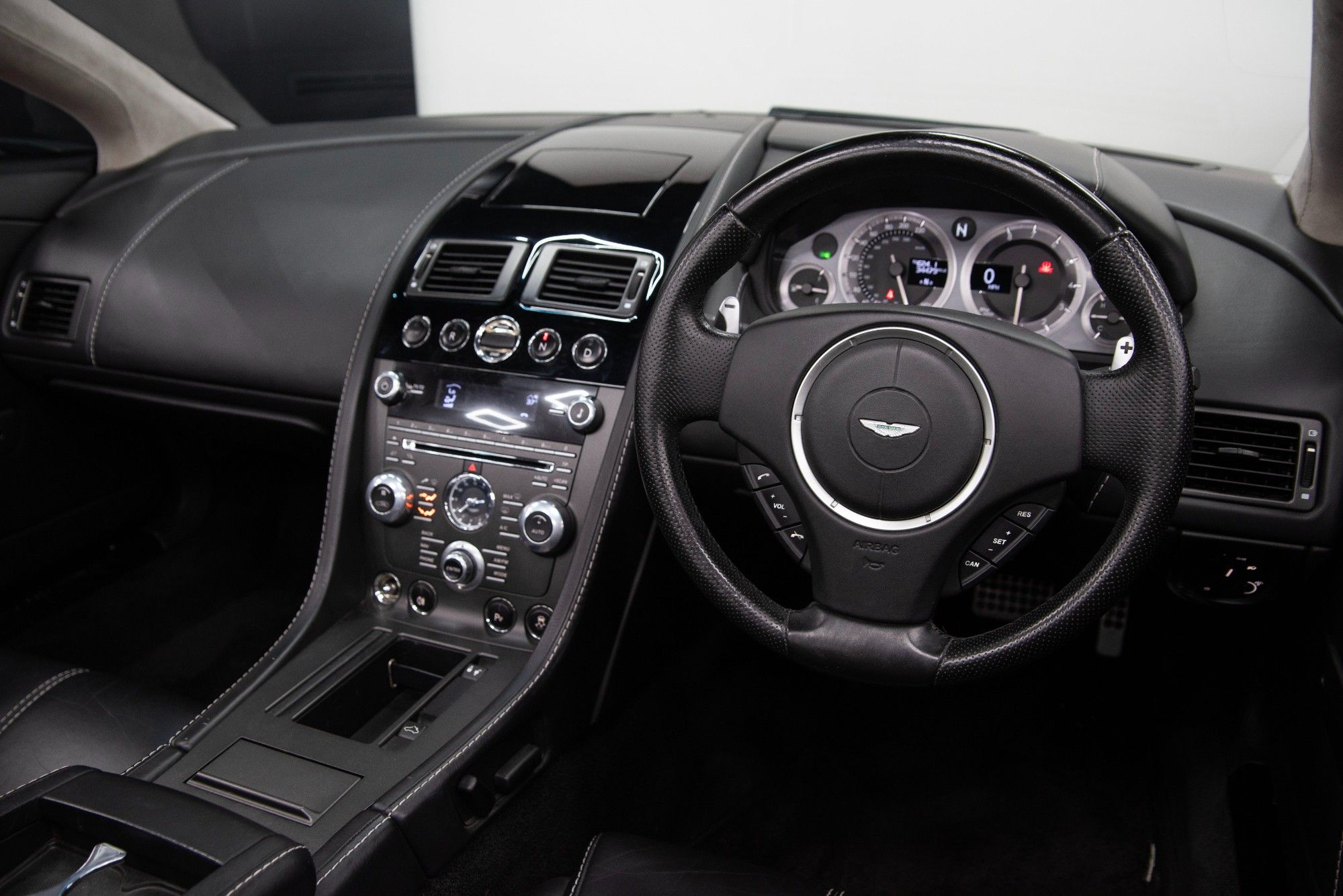 USED 2013 04 ASTON MARTIN VANTAGE 4.7 V8 ROADSTER 