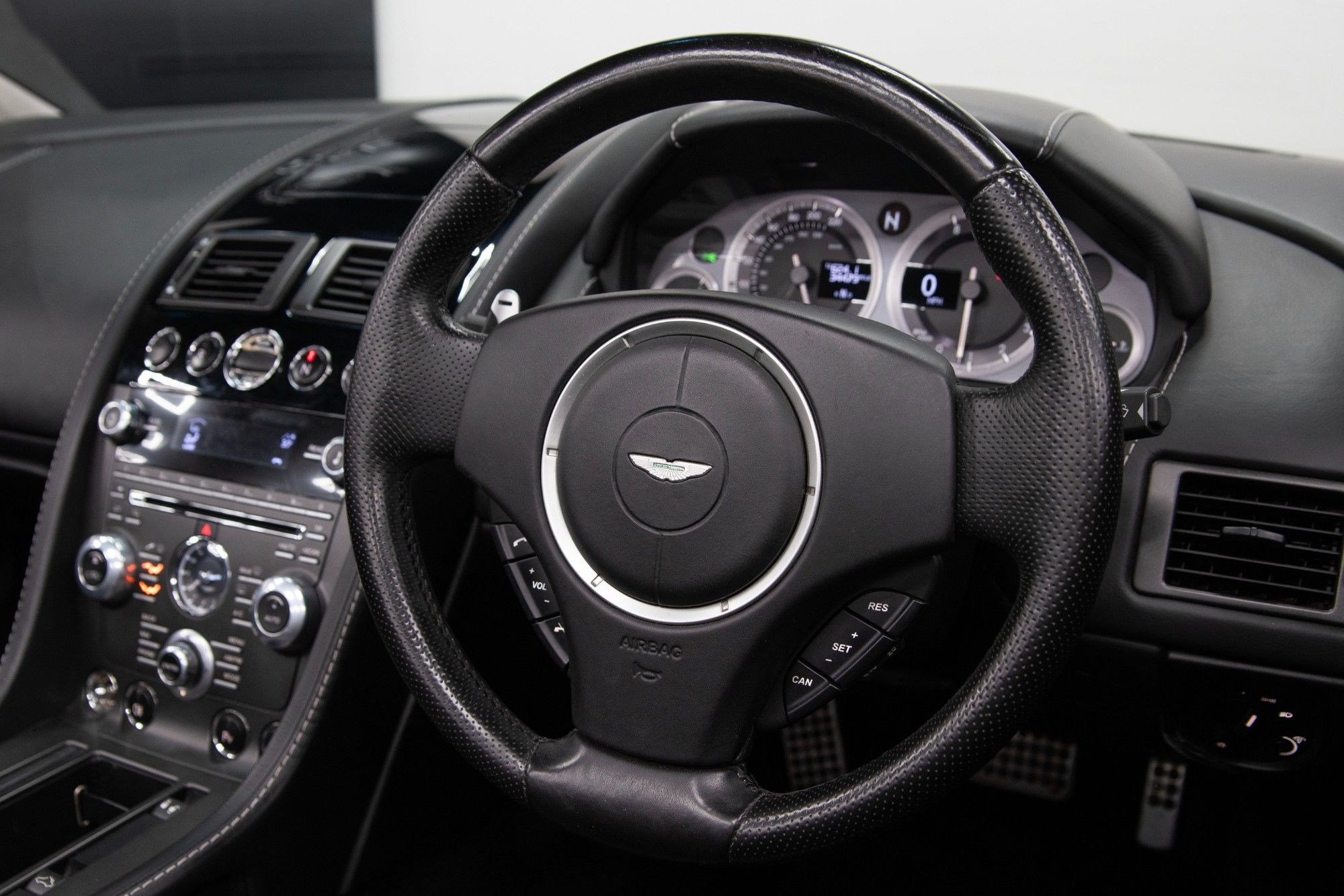 USED 2013 04 ASTON MARTIN VANTAGE 4.7 V8 ROADSTER 